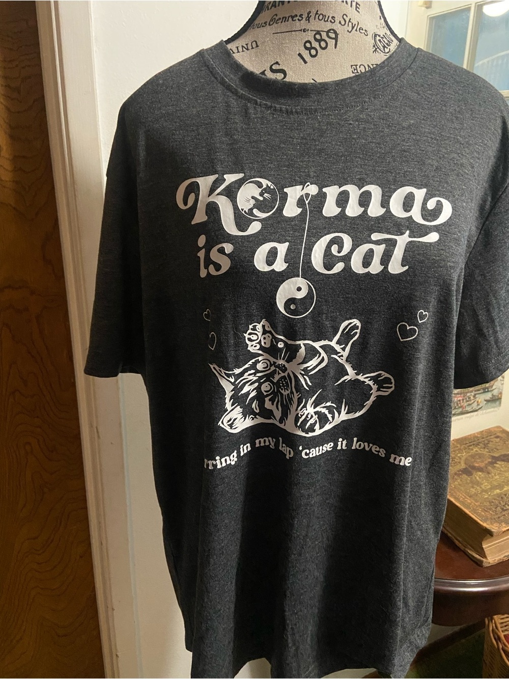 Korma Is A Cat Graphic Tee - Black